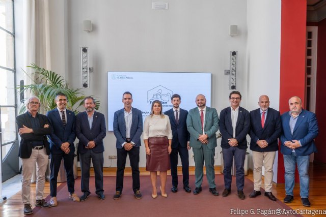 La Fundación Dr. Pérez Pallarés presenta a la Corporación Municipal el proyecto 'Respira la vida - Family Place'