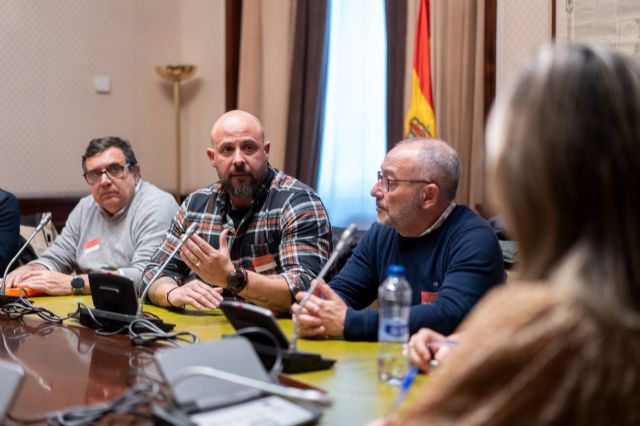 Sumar se reúne con el comité de empresa de SABIC y reafirma su compromiso con el empleo industrial de Cartagena