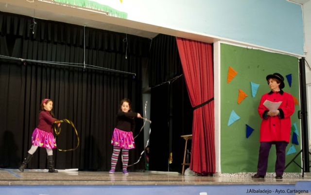 El Circo Sonriente se sube al escenario del Colegio de La Concepción