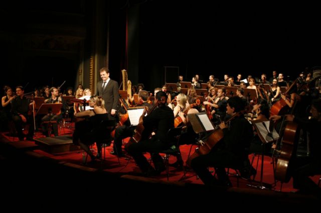 La Orquesta Sinfónica de la UCAM interpreta a Tchaikovsky y Prokofiev en El Batel