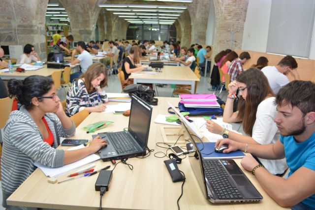 Las bibliotecas y aulas de estudio de la UPCT abren durante todo agosto
