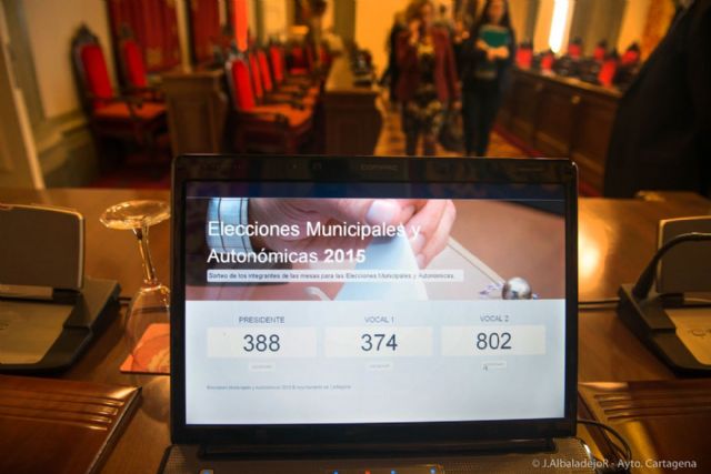 Sorteadas en pleno las mesas para las elecciones municipales y autonómicas del 24 de mayo