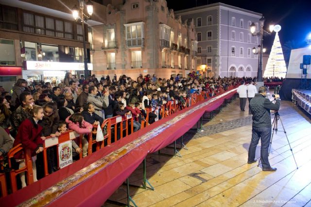 La COPE y el Ayuntamiento de Cartagena repartieron más de 5.000 raciones de roscón