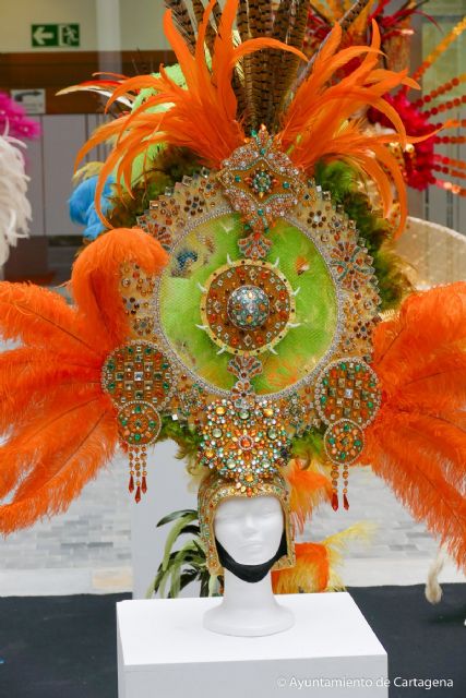 El edificio de San Miguel expone los trajes más representativos del Carnaval