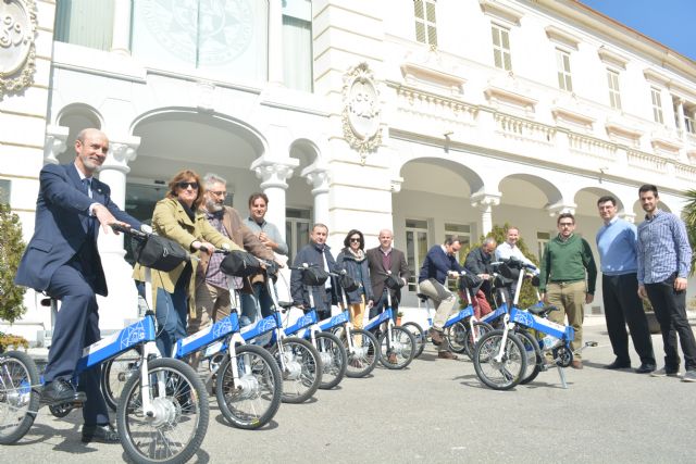 La UPCT adquiere 10 bicicletas eléctricas fabricadas por exalumnos