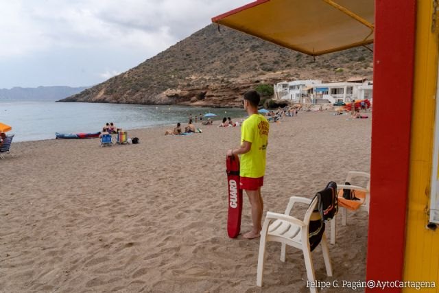 Los puestos de vigilancia y salvamento ya están en funcionamiento en todas las playas de Cartagena