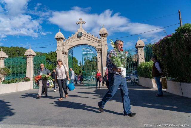 Fluidez en los cementerios municipales en el Día de Todos los Santos