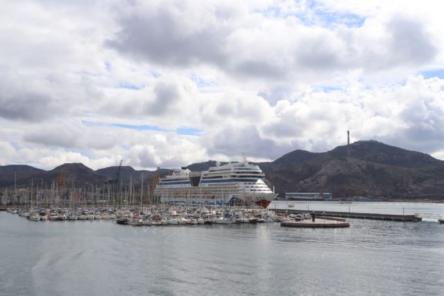 Cartagena recibirá cerca de 10.000 cruceristas a bordo de 5 buques en enero