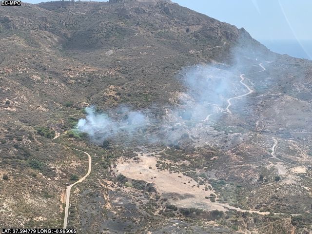Efectivos del Plan Infomur acuden a sofocar un incendio forestal en Cartagena