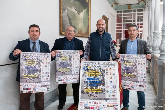 Fútbol y solidaridad se dan la mano por Navidad en el Torneo Gómez Meseguer del Cartagena FC