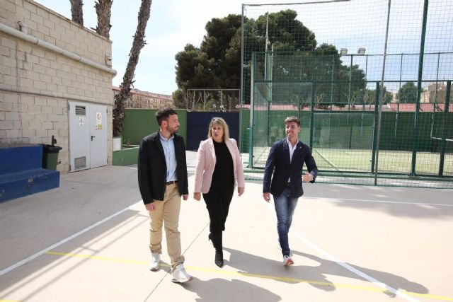 El Ayuntamiento reformará el exterior del Pabellón Central para construir tres pistas de tenis