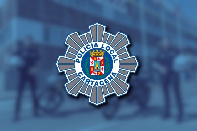 Policía Local reanima a un anciano inconsciente en la Alameda de San Antón de Cartagena
