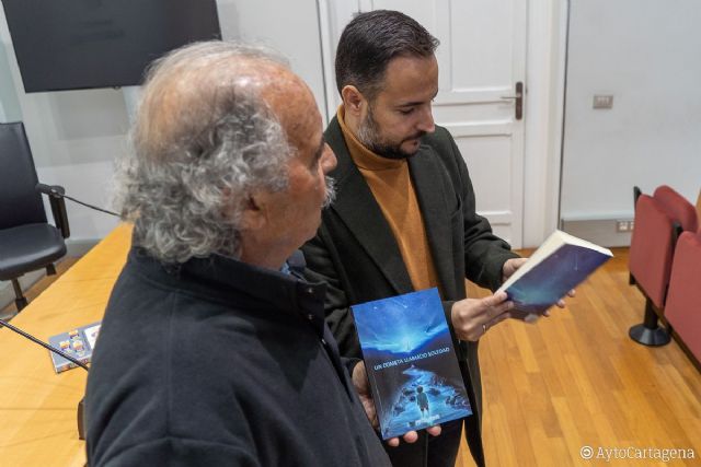 Pedro Fernández presenta su último libro ´Un Cometa llamado Soledad´