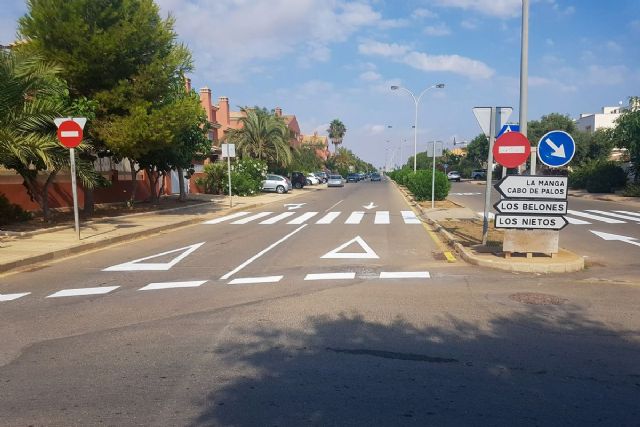 El Ayuntamiento invierte 55.000 euros para mejorar la señalización viaria en los pueblos del litoral de Cartagena