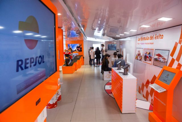Repsol llega a Cartagena con una exposición sobre el mundo del motor