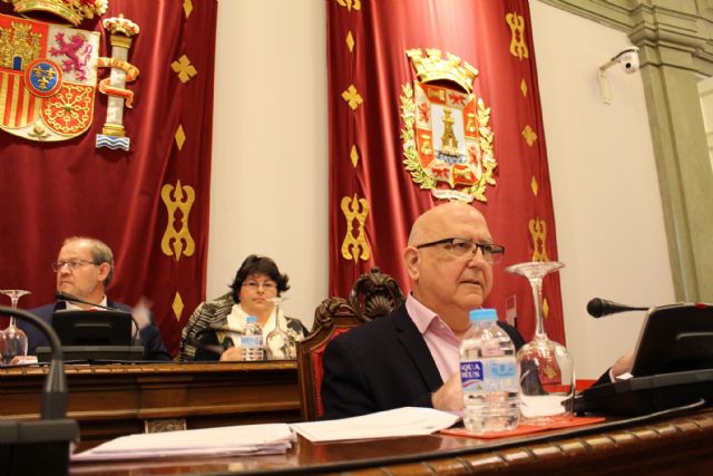 Cs celebra el acuerdo plenario que obligará al PSOE a negociar y sacar adelante los presupuestos municipales de 2018