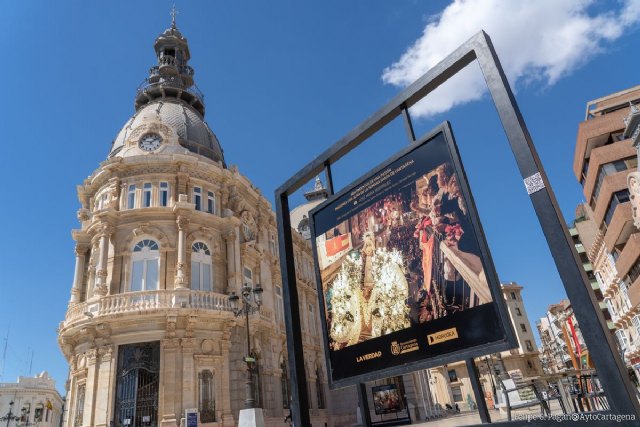 El Ayuntamiento y La Verdad llenan el centro de Cartagena con fotografías de Semana Santa