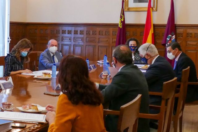La comisión Puerto-Ciudad analiza el reparto de 100.000 euros en subvenciones a instituciones sin ánimo de lucro cartageneras