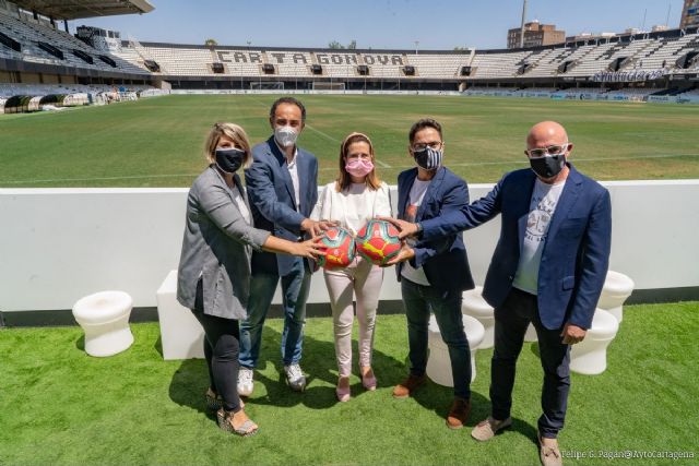 Infraestructuras prepara los trabajos de adecuación del Estadio Cartagonova tras el ascenso del Fútbol Club Cartagena