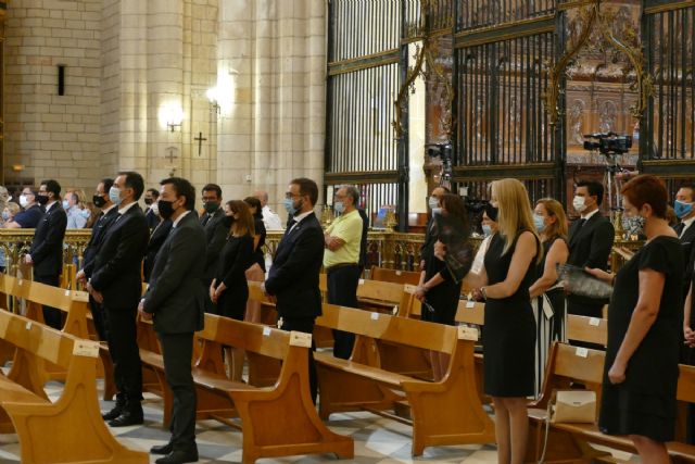 La alcaldesa asisteael acto de homenaje a las víctimas de la Covid-19 en la Región de Murcia