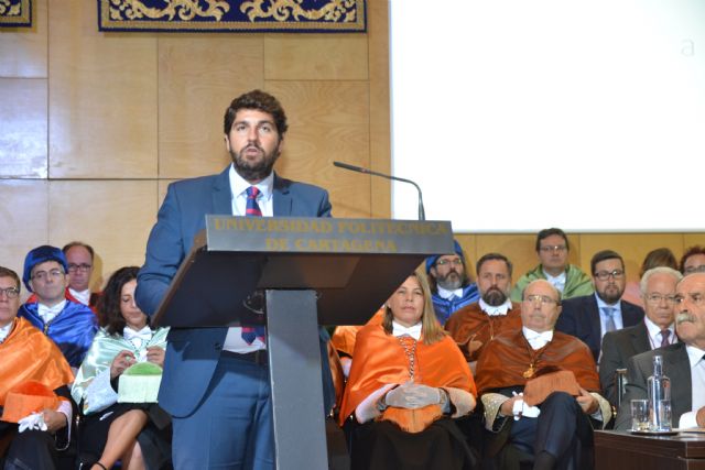 López Miras anuncia un plan para que todos los grados y másteres universitarios sean bilingües en los próximos 5 años