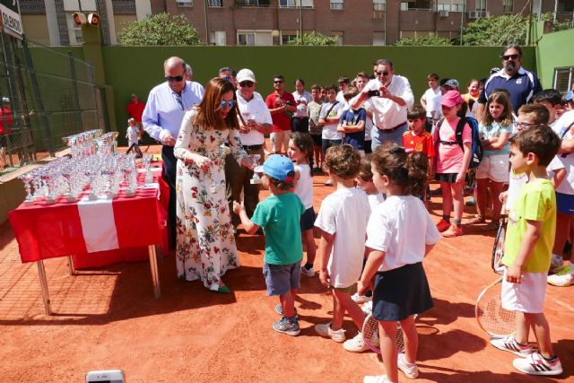 El Club de Tenis Cartagena clausura la temporada con la entrega de trofeos y medallas