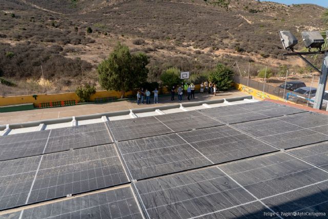 Urbanismo encarga un estudio para instalar placas fotovoltaicas en los locales sociales
