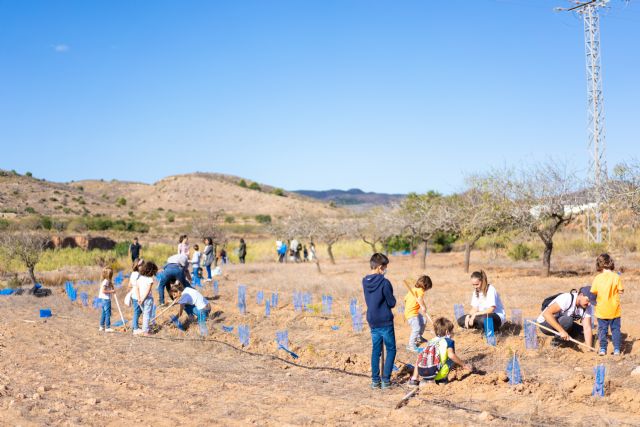 Voluntarios de Repsol y la asociación Creect crean el tercer banco de semillas de Cartagena
