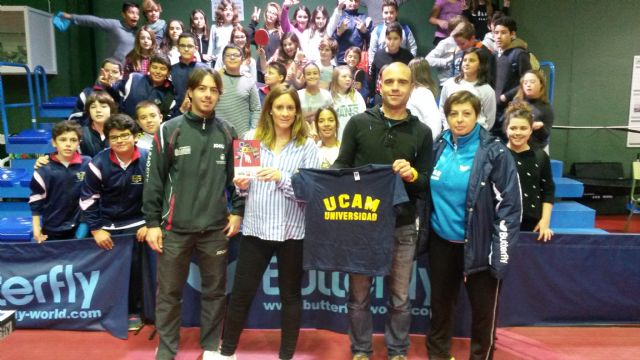 Alumnos del CEIP Mediterráneo de La Manga se acercan al Tenis de Mesa con el Programa ADE