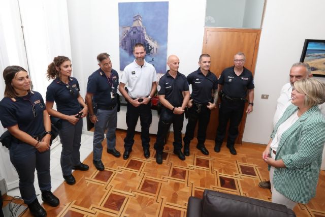 La alcaldesa recibe a policías europeos que prestan servicio en Cartagena