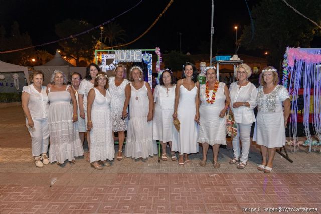 Los vecinos del Estrecho de San Ginés comienzan sus fiestas patronales con una fiesta ibicenca