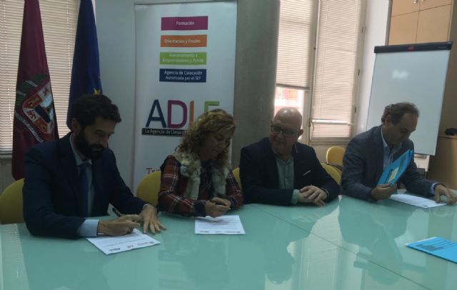 Cs celebra la firma del convenio entre la AJE y el Ayuntamiento para desarrollar el  proyecto ´Cartagena Emprende´