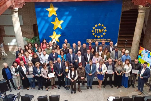 La Concejalía de Educación recibe el premio de la FEMP por su proyecto Brújula para prevención del absentismo escolar