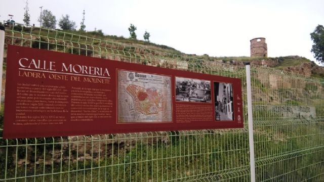 Carteles explicativos acercan a cartageneros y visitantes la riqueza arqueologica existente en la Moreria Baja