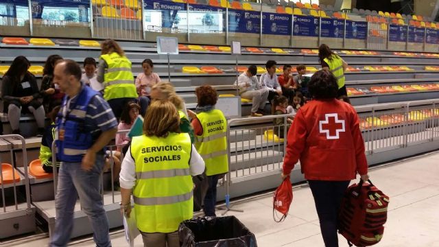 El grupo de Accion Social del Ayuntamiento de Cartagena ha participado con 40 tecnicos en el simulacro del terremoto