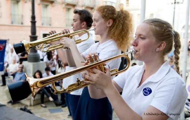 Cartagena y Noruega se unieron por la música con una actuación de bandas en la Plaza del Ayuntamiento
