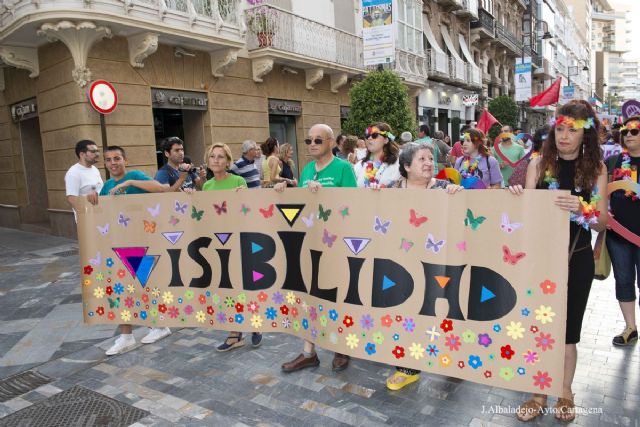 Color, música y baile para reivindicar la visibilidad bisexual en Cartagena
