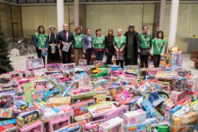 La campaña de recogida de juguetes del Ayuntamiento vuelve a ser un exito de solidaridad