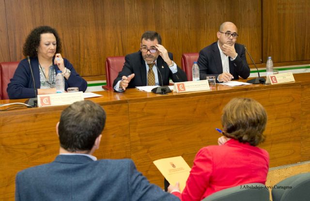 El alcalde presenta el ARRU como una nueva oportunidad para el Casco Historico, aunque habrá que corregir los errores de la anterior convocatoria