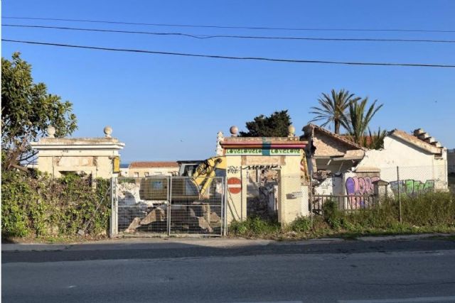 Urbanismo insta a Correos a consolidar la estructura dañada en la portada de la Estación de Telegrafía de Cabo de Palos