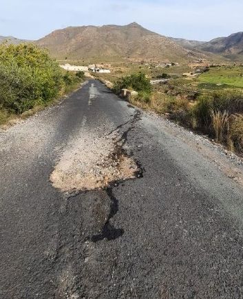 MC instará al arreglo del pésimo estado de la carretera entre la rambla de La Azohía y las baterías de Cabo Tiñoso