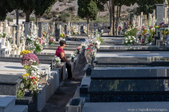 Sanidad mejora los cementerios de San Ginés y Santa Lucía con 29.000 euros