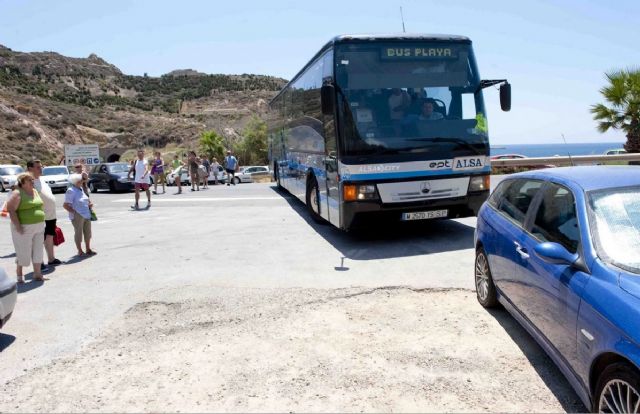 Una línea de autobús volverá a unir Cala Cortina y El Portús a partir del viernes