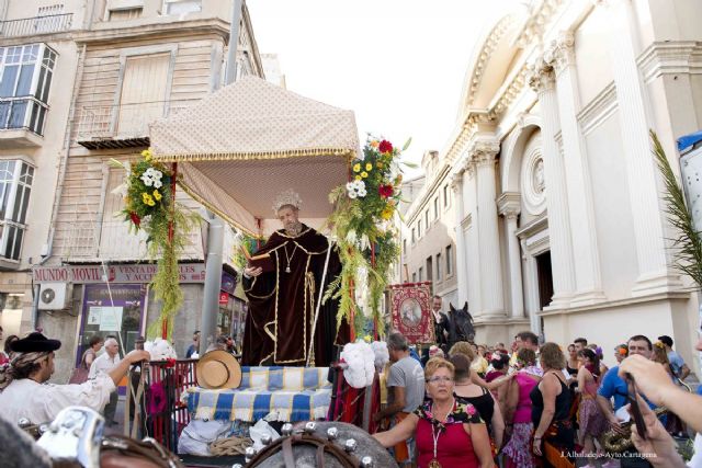 Barrios y diputaciones arroparon la nueva imagen de San Ginés en su tradicional romería