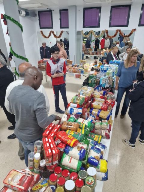 Castejón: 'Agradecemos la generosidad de tanta gente que nos ha permitido conseguir 5 toneladas de productos de primera necesidad'