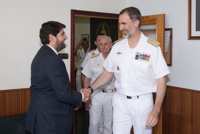 El presidente asiste a jornada en Centro de Buceo de la Armada de Cartagena