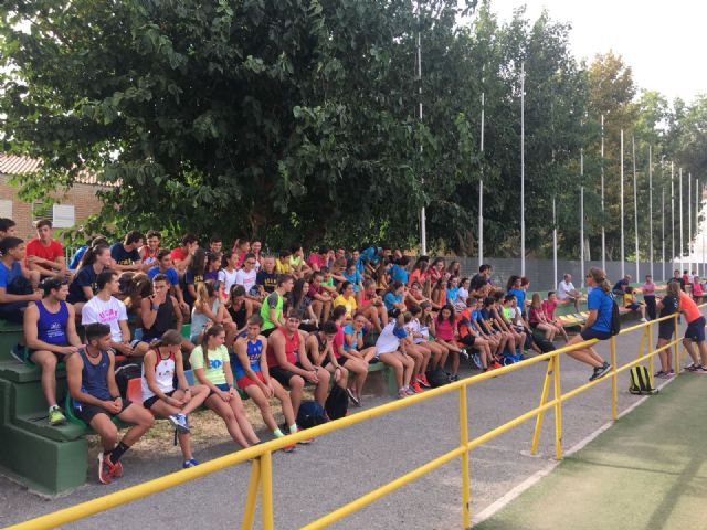 Los atletas del UCAM Atletismo Cartagena han empezado la temporada de entrenamiento a pleno Rendimiento