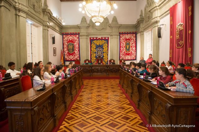 Los cartageneros más jóvenes debatirán en un Pleno Infantil Municipal sobre seguridad vial en centros educativos