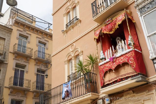 Los balcones de Cartagena, engalanados por Semana Santa
